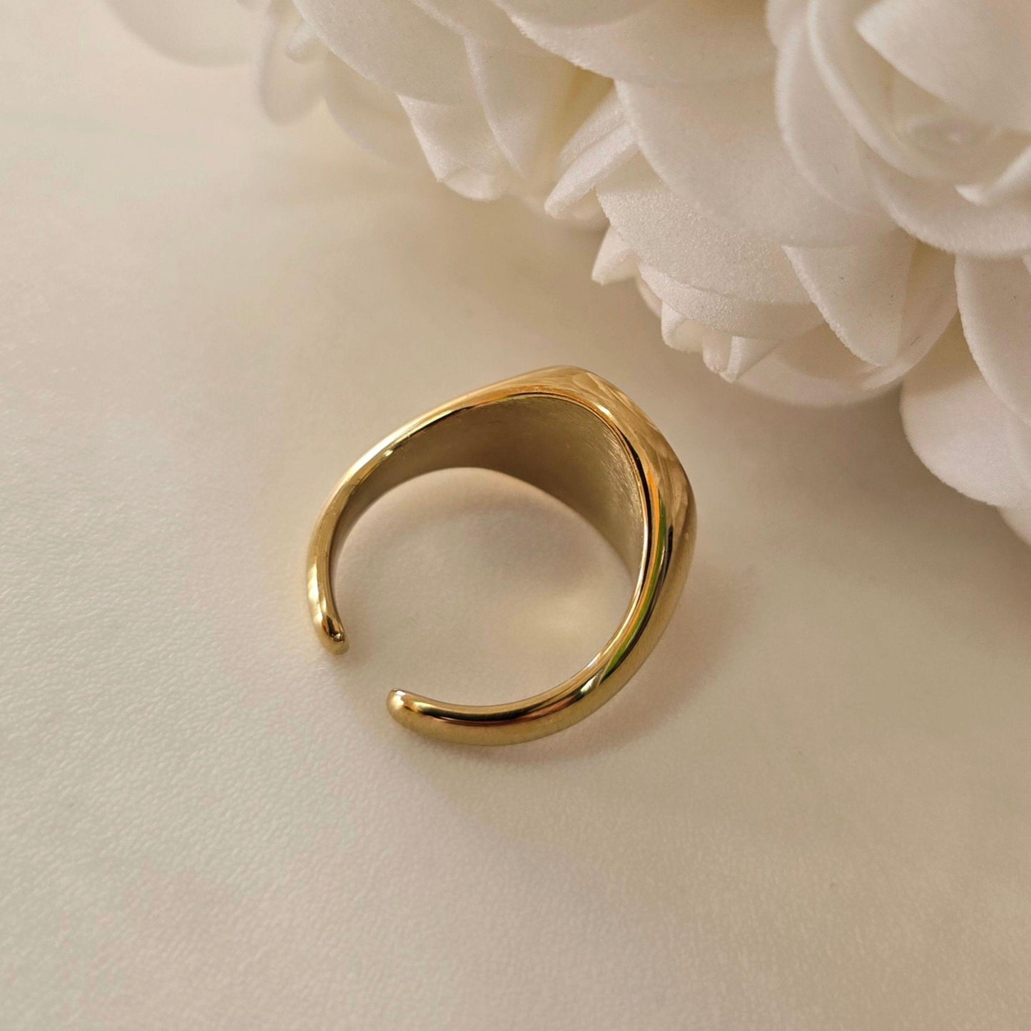 Birthflower Ring – Adjustable Gold Signet Ring in Stainless Steel – Personalized Floral Jewelry Gift for Her, Custom Engraved Ring